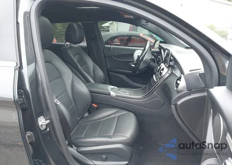 2021 Mercedes-Benz Glc Coupe 300 4Matic z USA, uszkodzony, nr VIN W1N0J8EB9MF913972